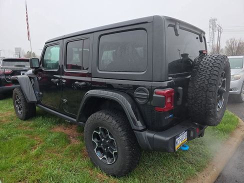 Used 2023 Jeep Wrangler Unlimited w/ Sun & Screen Package image 3