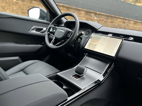 Used 2025 Land Rover Range Rover Velar Dynamic SE image 11