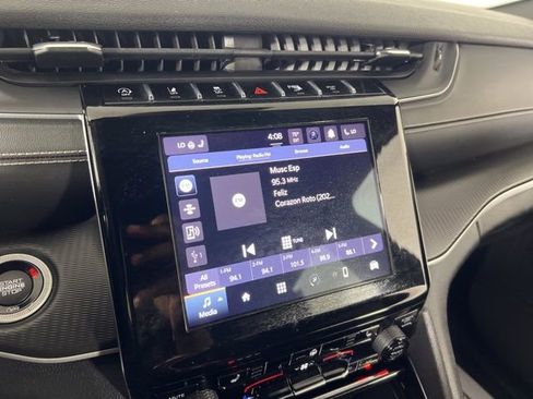 Used 2023 Jeep Grand Cherokee Altitude image 17