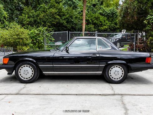 Used 1989 Mercedes-Benz 560 SL image 3