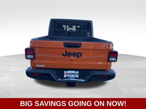 New 2025 Jeep Gladiator Sport image 9