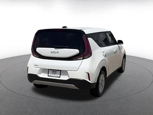 Used 2025 Kia Soul LX w/ LX Technology Package FWD image 14