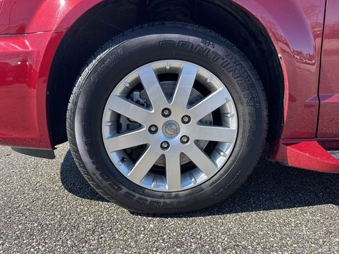 Used 2015 Chrysler Town & Country Touring image 10