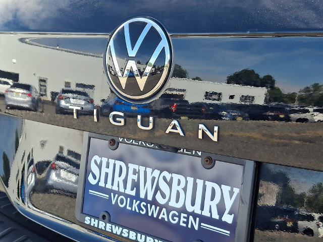 Used 2023 Volkswagen Tiguan SE R-Line AWD/4WD image 30