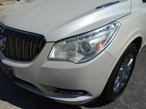 Used 2014 Buick Enclave Leather FWD image 3