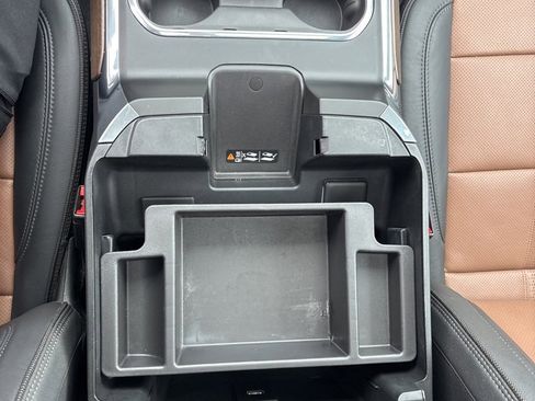 Used 2024 Chevrolet Silverado 3500 High Country w/ High Country Premium Package image 28