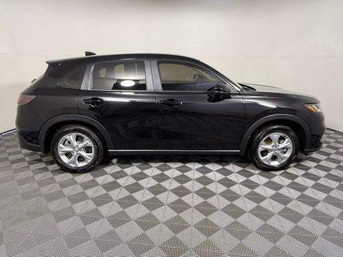 Used 2025 Honda HR-V LX image 7