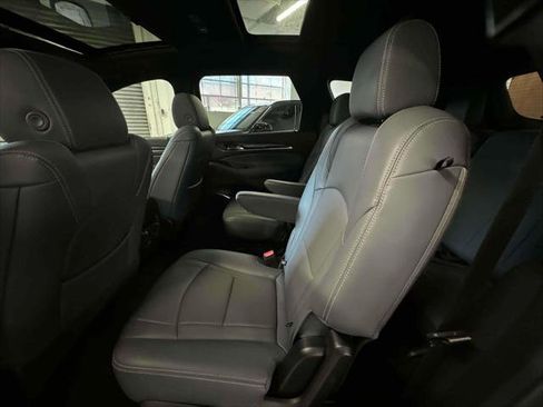 Certified 2024 Buick Enclave Essence w/ Experience Buick Package image 10