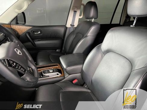 Used 2024 Nissan Armada SL w/ Captain's Chairs Package AWD/4WD image 10