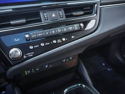 Certified 2023 Lexus ES 300h w/ Premium Package FWD image 16