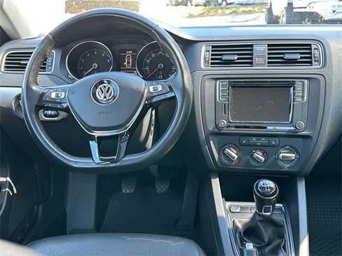 Used 2018 Volkswagen Jetta SE image 13