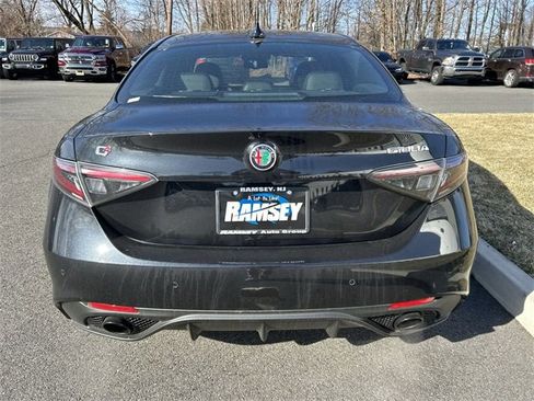 New 2025 Alfa Romeo Giulia AWD w/ Veloce Package AWD image 16