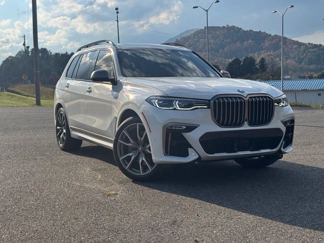 Used 2022 BMW X7 M50i AWD/4WD image 32