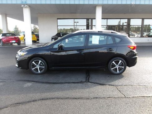Used 2019 Subaru Impreza 2.0i Premium AWD/4WD image 2
