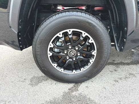 Used 2025 Toyota Tundra SR5 AWD/4WD image 32