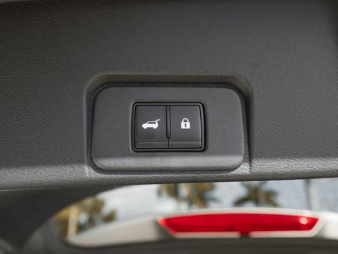 Used 2025 Nissan Rogue Platinum w/ Platinum Premium Package image 43