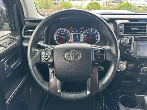 Used 2019 Toyota 4Runner TRD Off-Road Premium AWD/4WD image 19