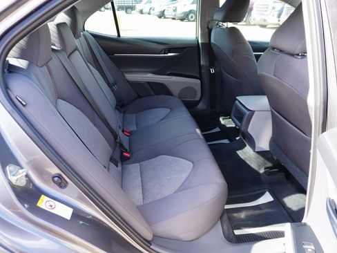 Used 2019 Toyota Camry LE image 19