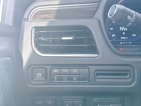 Certified 2024 Chevrolet Tahoe Z71 w/ Off-Road Capability Package image 40