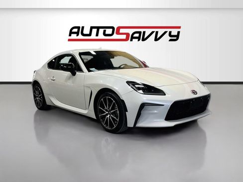 Used 2025 Toyota GR86 w/ ALL Weather Mat Package (TMS) RWD image 1