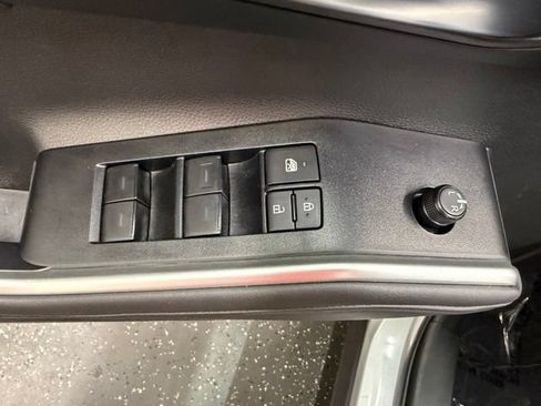 Certified 2025 Toyota Highlander XLE AWD/4WD image 11