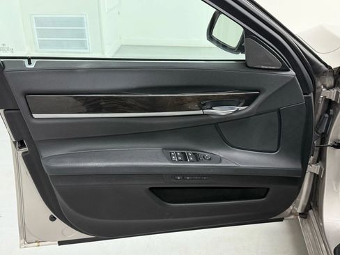 Used 2015 BMW 740Li xDrive image 20
