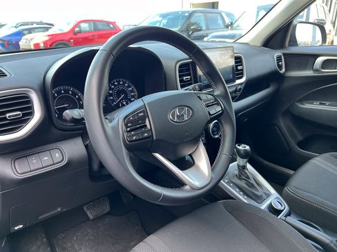 Used 2022 Hyundai Venue SEL image 13