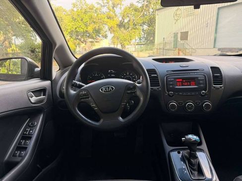 Used 2018 Kia Forte LX FWD image 13