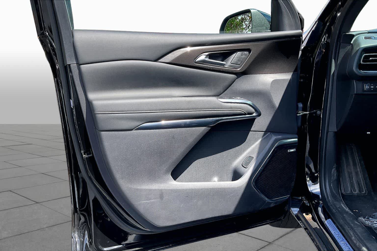Used 2025 Chevrolet Traverse High Country w/ LPO, Floor Liner Package FWD image 62