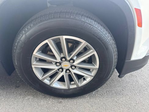 Used 2023 Chevrolet Traverse LT w/ LPO, Floor Liner Package AWD/4WD image 12