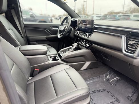 Used 2025 GMC Canyon Elevation w/ Convenience Package image 10