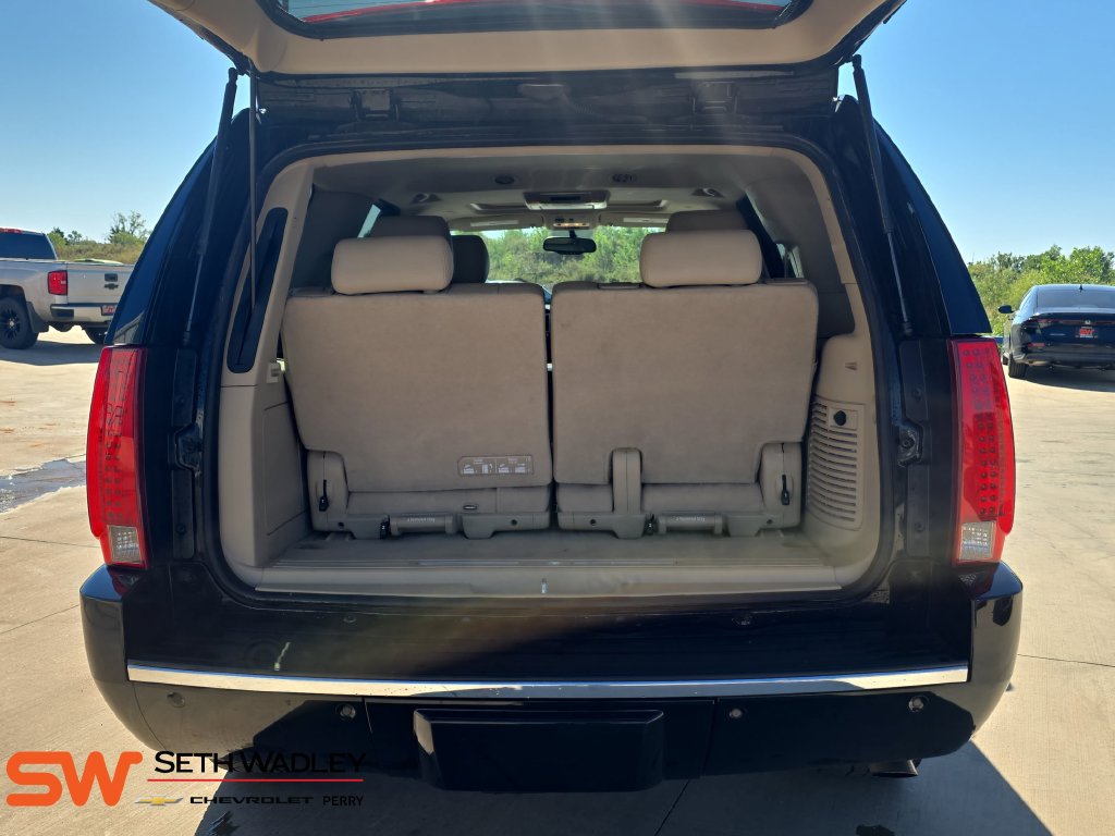 Used 2013 Cadillac Escalade Luxury AWD/4WD image 13