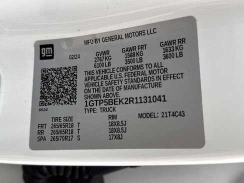 Used 2024 GMC Canyon Elevation image 34