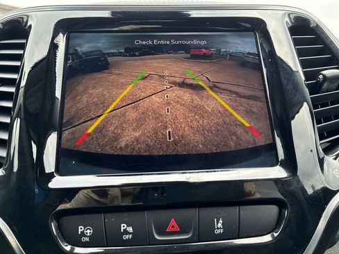 Used 2021 Jeep Cherokee Limited w/ Elite Package AWD/4WD image 29
