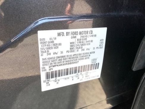Used 2019 Ford Edge Titanium w/ Cold Weather Package AWD/4WD image 27