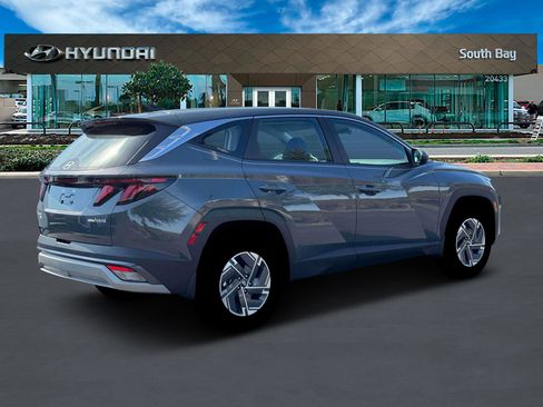 New 2026 Hyundai Tucson Blue SE image 8