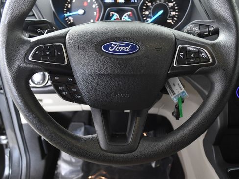 Used 2017 Ford Escape SE image 10