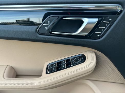 New 2026 Porsche Macan image 12