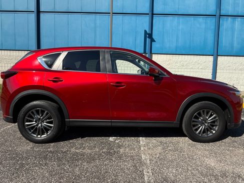 Used 2017 MAZDA CX-5 Touring image 4