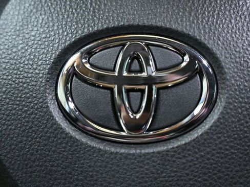 Used 2025 Toyota RAV4 XLE Premium image 35