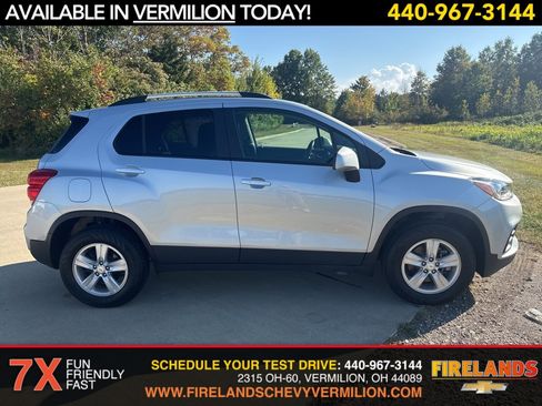 Certified 2022 Chevrolet Trax LT w/ LT Convenience Package image 6