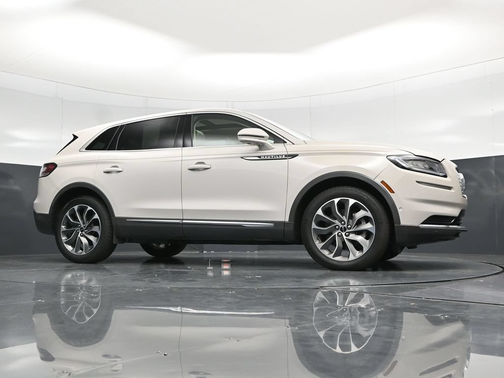 Used 2022 Lincoln Nautilus Reserve w/ Equipment Group 201A FWD image 56