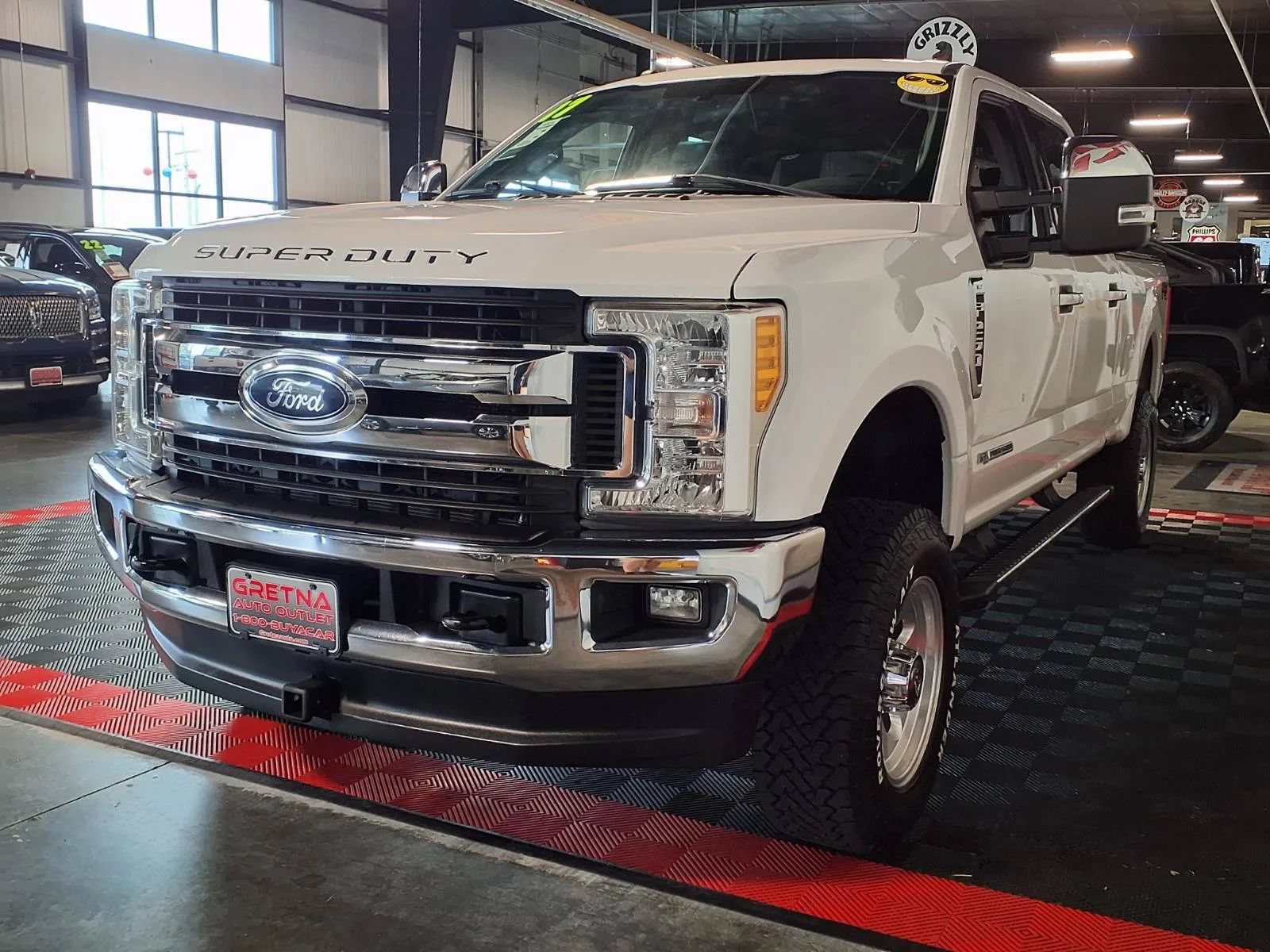 Used 2017 Ford F250 XLT w/ XLT Value Package AWD/4WD image 4