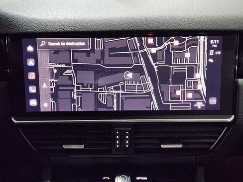 Used 2022 Porsche Cayenne image 35