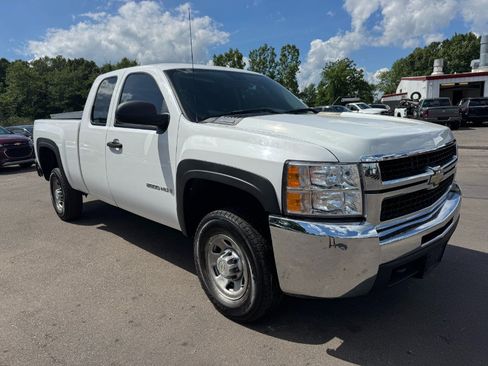 Used 2009 Chevrolet Silverado 2500 W/T AWD/4WD image 7
