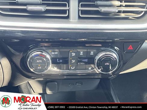 Used 2024 Chevrolet Trax RS w/ Driver Confidence Package image 22