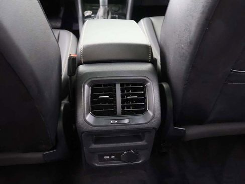 Used 2023 Volkswagen Tiguan SE w/ Panoramic Sunroof Package image 55