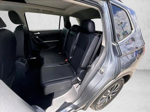 Used 2020 Volkswagen Tiguan SE w/ Panoramic Sunroof Package FWD image 28