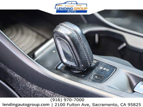 Used 2019 Volvo XC40 T5 Momentum image 16