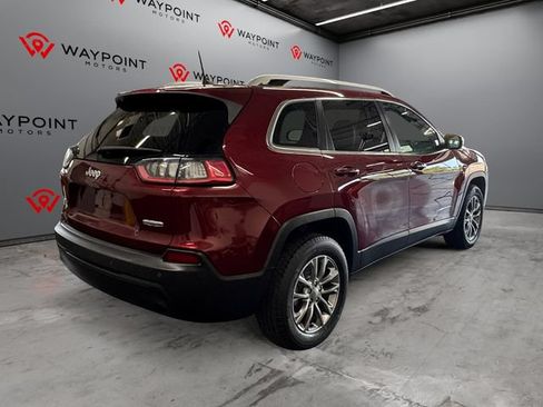 Used 2019 Jeep Cherokee Latitude Plus w/ Cold Weather Group AWD/4WD image 17